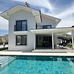 Villa's Tomris 빌라 *