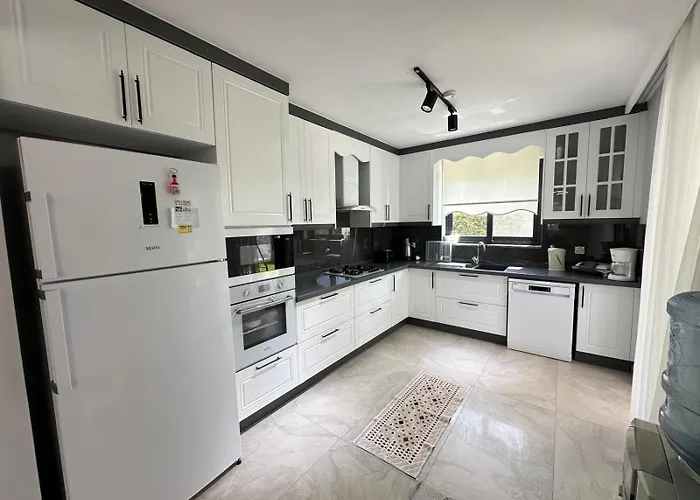 빌라 Villa's Tomris *