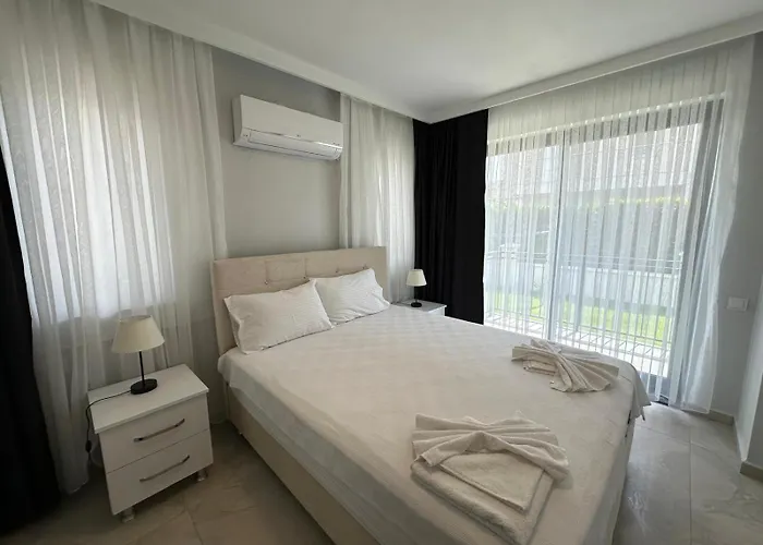 빌라 Villa's Tomris *