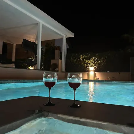 Villa Villa's Tomris